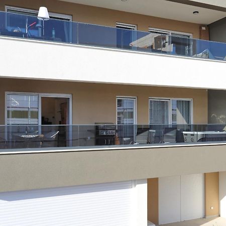 Apartment Relex With Pool & Jacuzzi Privlaka  Exterior foto