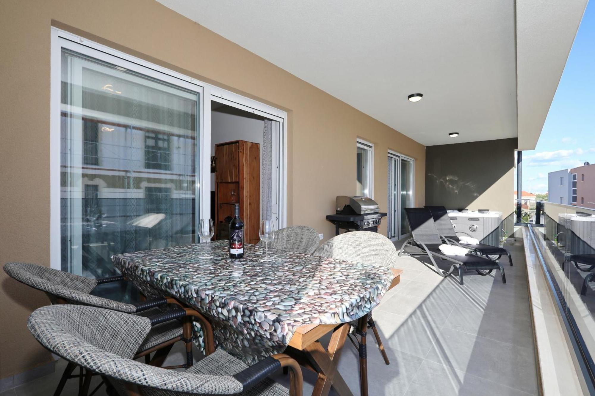 Apartment Relex With Pool & Jacuzzi Privlaka  Exterior foto